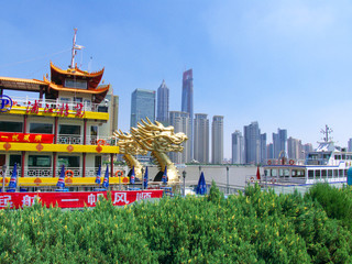 Obraz premium Statek wycieczkowy, Bund, Szanghaj, Chiny
