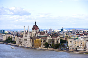 Fototapeta na wymiar Budapest panorama z parlamentem