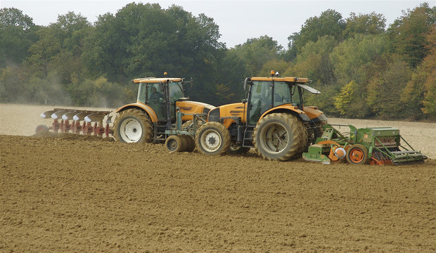 Labour et semis d'automne en Beauce 