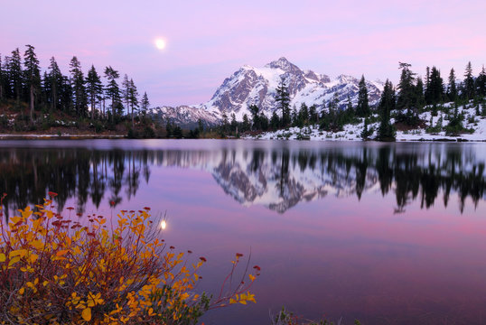 Sunset at Mount Shuksan with reflection at Picture Lake