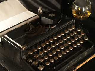 Manual typewriter