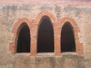 ventana con arcos