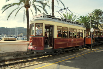 strassenbahn am strand