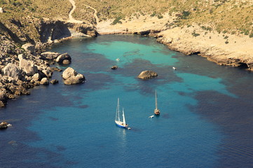 Cala Figuera mit Segelschiffen