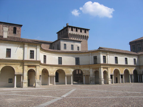 Mantova Palazzo Ducale esterno