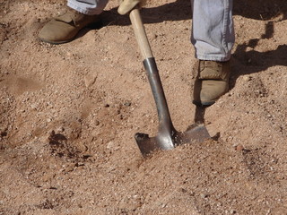shoveling sand © HannaSigel