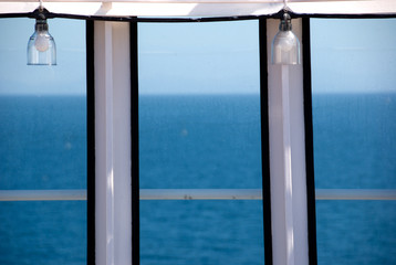 Fototapeta na wymiar Windows to the Ocean