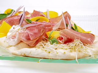 naan fladen brot mit parma schinken und mango