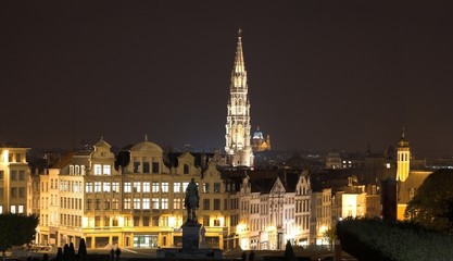 Fototapeta na wymiar Stare miasto Brusselss w nocy, Belgia