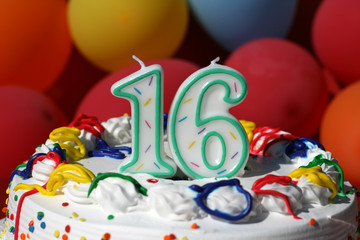 Fototapeta na wymiar Tort urodzinowy - Sixteen