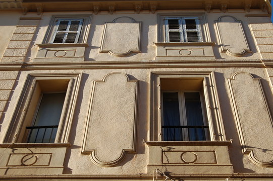 fa&ccedil;ade caractere