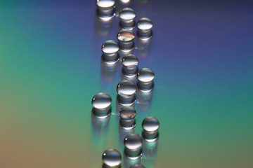 Zigzag water drops