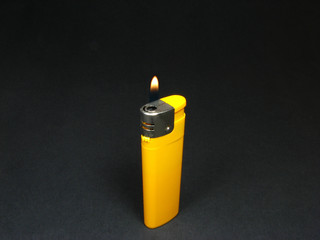 Encendedor con llama