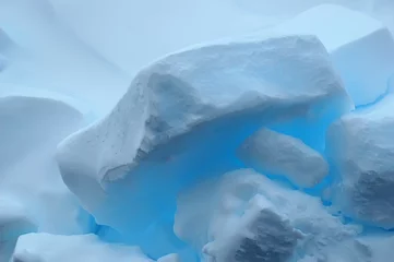 Rolgordijnen Blauwe reflecties op ijsschots © staphy
