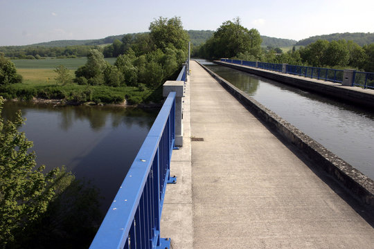 Pont canal de Flavigny