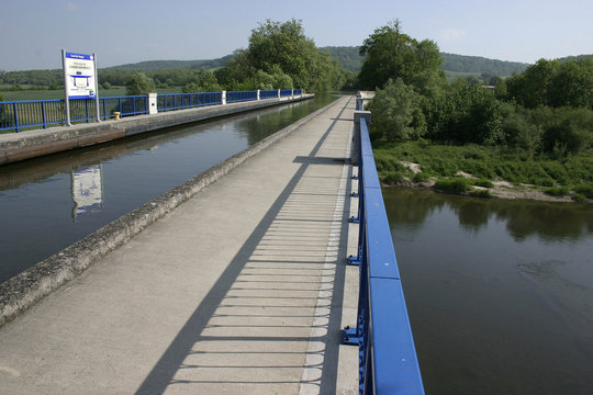 Pont canal de Flavigny