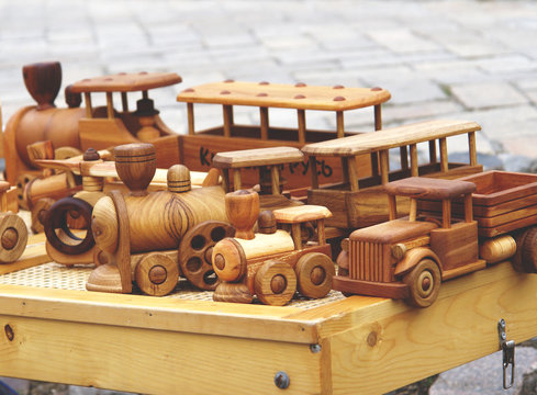 Wooden small model vehicle
