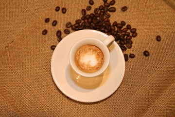 Kaffe und Bohnen