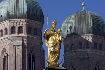 Fototapeta na wymiar Frauenkirche, Monachium