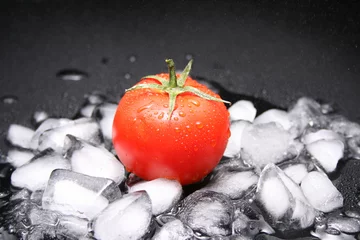 Keuken spatwand met foto Tomaat op ijs © mh-werbedesign