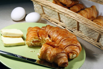 croissant with cheese & eggs