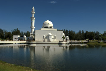 Fototapeta na wymiar Floating Mosque of Terengganu, Malaysia