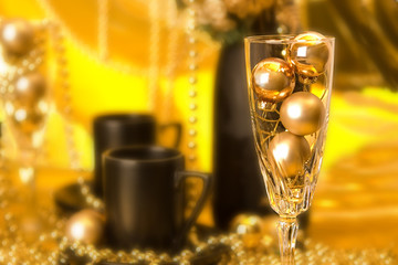 Wine Glass of Baubles