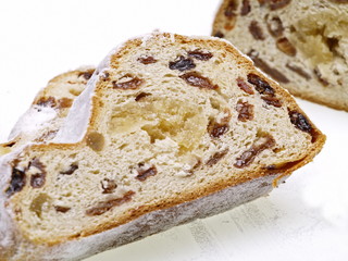 weihnachtliches marzipan stollen