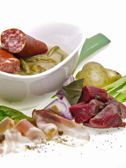 winterliche eintopf gemüse und fleisch