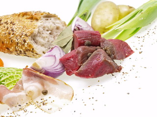 winterliche eintopf gemüse und fleisch