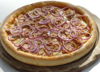 Pizza mit Zwiebeln
