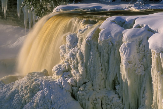 Winter Upper Tahquamenon Falls