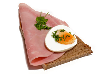 Schinkenbrot mit Ei