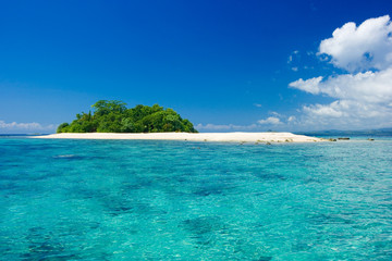 Fototapeta na wymiar Tropical island vacation paradise