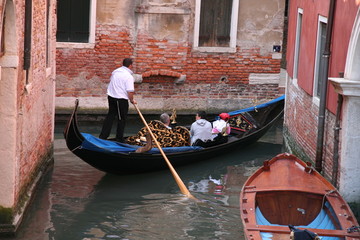 Fototapeta na wymiar Gondole à Venise
