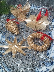 straw christmas decorations