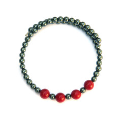 bracelet hématite et perles rouges