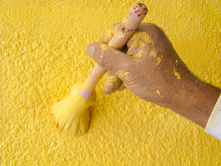 PINTANDO EN COLOR AMARILLO