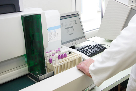 laboratoire d'analyse m&eacute;dicale