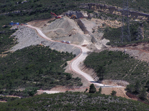 Obras en la presa del embalse