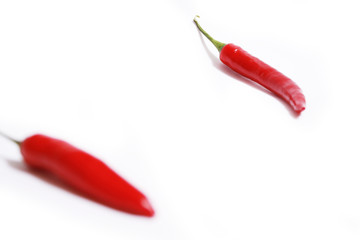 zwei rote Paprika oder Chili