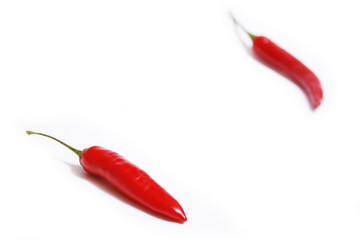 zwei rote Paprika oder Chili