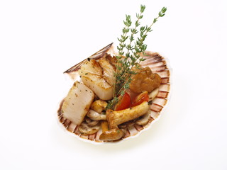 gebratene jakobsmuscheln mit pfifferlingen