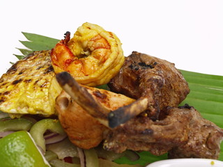 indisches tandoori prawn, lamm und red snapper