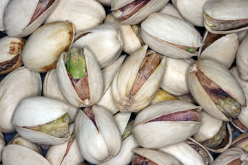 Natural pistachio nuts
