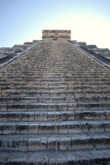 Fototapeta na wymiar Piramida Chichen Itza kroki Portret