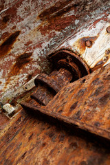 Epave de bateau , gouvernail rouillée