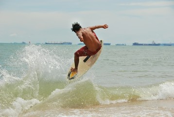 people playing skate boarding on the beaches