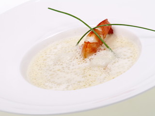 creme suppe mit prawn