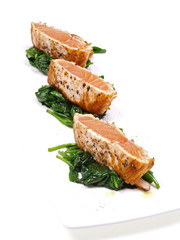 lachsfilet auf spinat